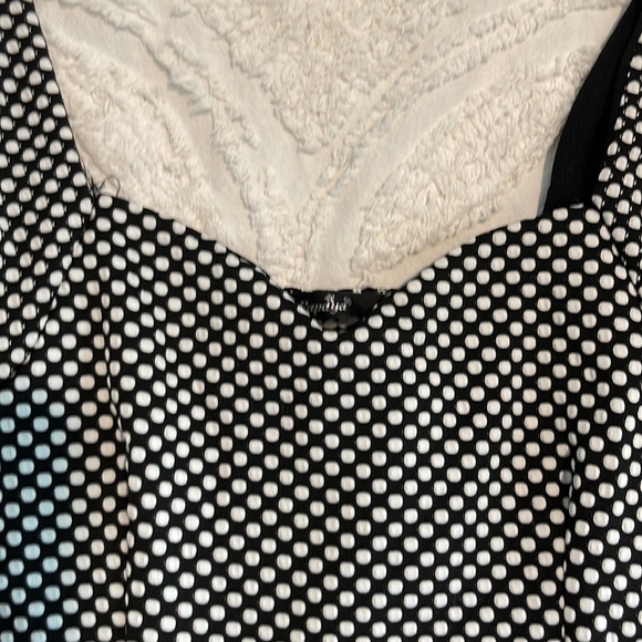 Tank - Picture 3 of 4